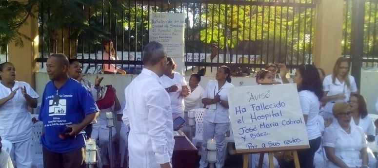SINATRAE realizan entierro de hospital Cabral y Báez SINATRAE realizan entierro de hospital Cabral y Báez