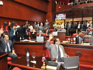 Senado aprueba préstamo para ayuntamientos pagar «doble sueldo»