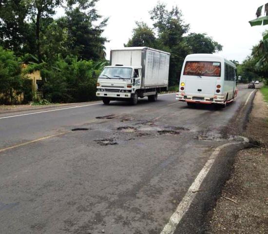 Deploran condiciones carretera Puerto Plata-Navarrete, mientras construcción de la misma se quedó en promesas