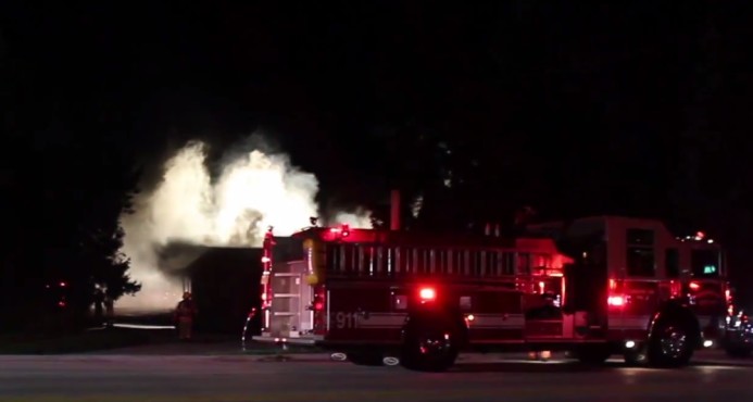 Tres niños y un hombre mueren en incendio aparentemente deliberado en Chicago Tres niños y un hombre mueren en incendio aparentemente deliberado en Chicago