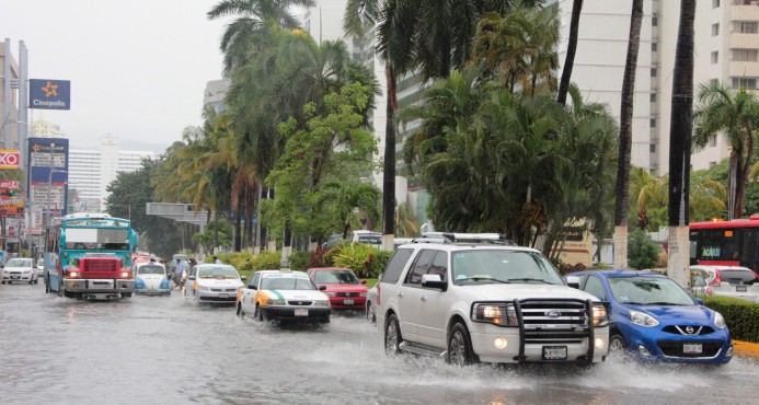 Seis muertos en alud provocado por Earl en Veracruz Seis muertos en alud provocado por Earl en Veracruz