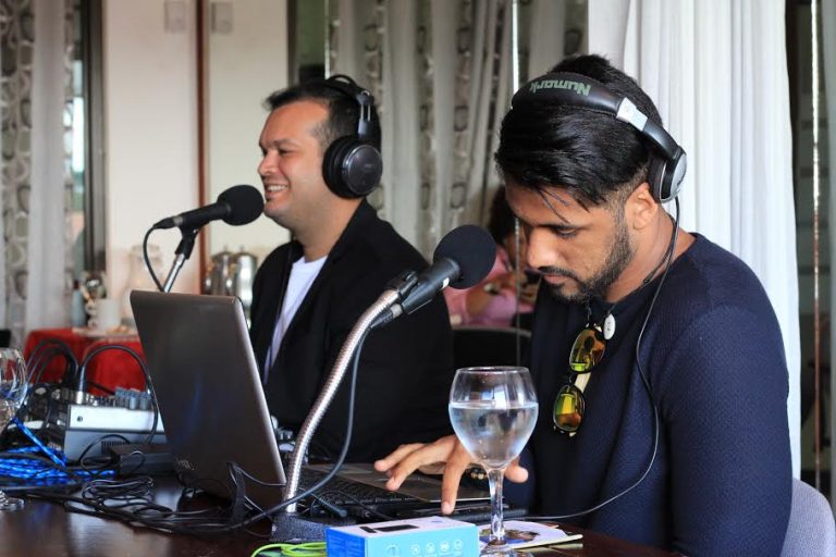 En Jaque Radio realiza transmisión histórica desde Santiago En Jaque Radio realiza transmisión histórica desde Santiago