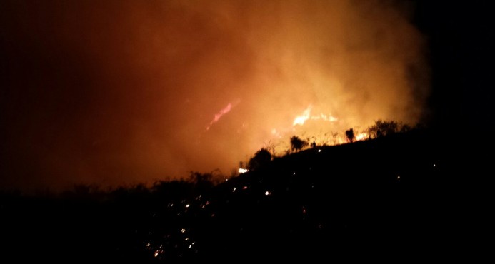 Ministro de Medio Ambiente da por hecho que incendio en el Morro fue provocado