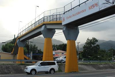 Director Municipal de Jayaco inaugura puente peatonal en La Ceiba-Bonao