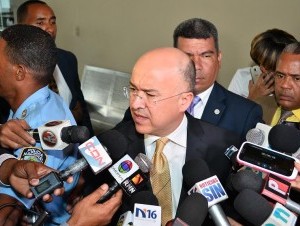 Ministro de Medio Ambiente: “El carbón ilegal debe ser perseguido como la cocaína” Ministro de Medio Ambiente: “El carbón ilegal debe ser perseguido como la cocaína”