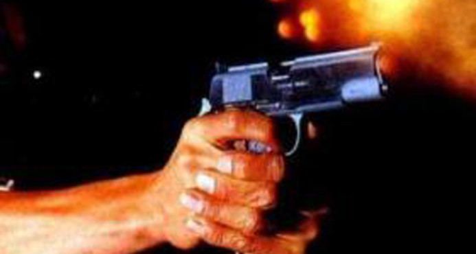 Raso policial mata dos hombres al resistir asalto en su casa