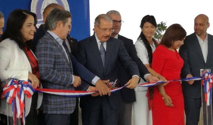 Pte Danilo entrega 6 carreteras en la Línea Noroeste Pte Danilo entrega 6 carreteras en la Línea Noroeste