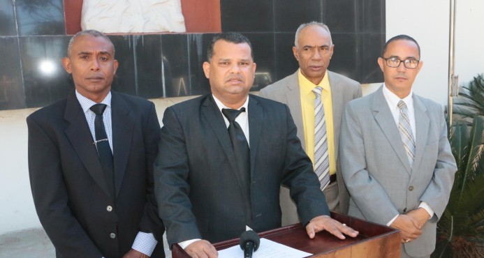 PTE ASOCIACION DE ABOGADOS DE SANTIAGO DENUNCIA CAMPAÑA EN SU CONTRA Y DE LA ENTIDAD