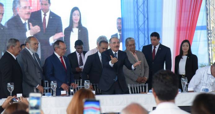 GOBIERNO ENTREGA HOSPITAL