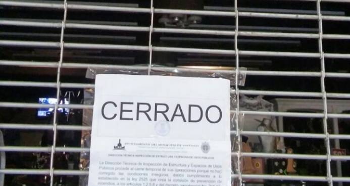 CABILDO DE SANTIAGO CIERRA VARIOS NEGOCIOS