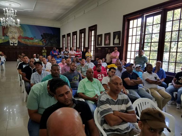 CNTT entrega propuesta al presidente Medina sobre viabilidad en el tránsito en Santiago