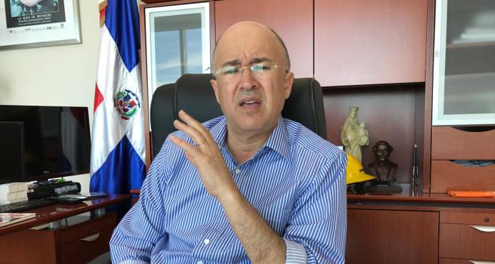 DOMINGUEZ BRITO SATISFECHO DE TRABAJO REALIZADO EN MEDIO AMBIENTE