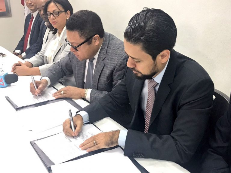 ACIS  y Oficina Pasaportes firman convenio colaboración de servicios