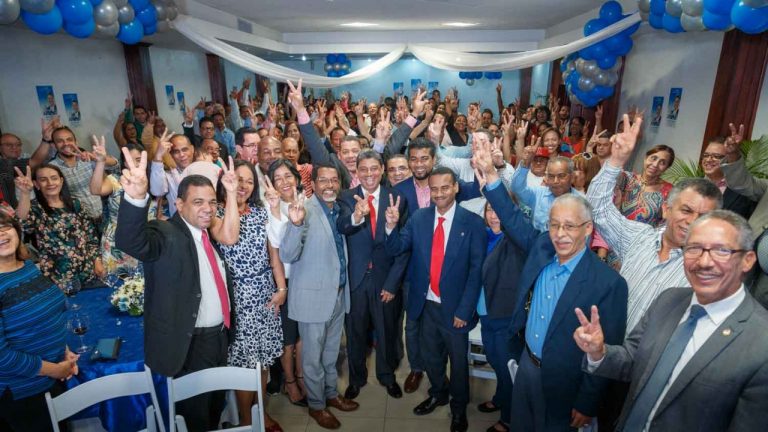 Juan Arias concita gran apoyo en presentación de su propuesta a la UASD Santiago