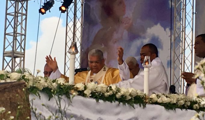 Ozoria destaca en Corpus Christi importancia de comunión ante sociedad de pecado e injusticias