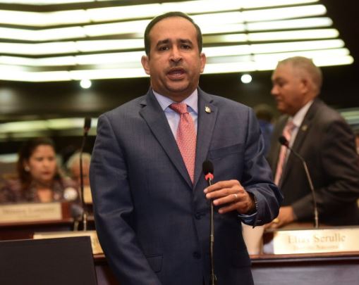 Denuncian pte Camara Diputados asignó RD$300 mil para cada diputado por las madres