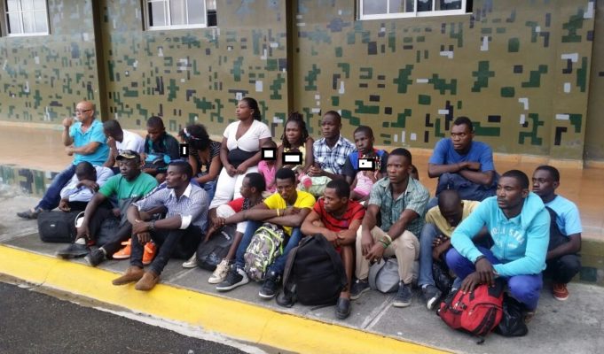 APRESAN EN SANTIAGO MAS DE 20 HAITIANOS ILEGALES