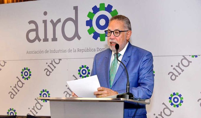 Afirma alza tarifa transporte afectaría costo de la vida