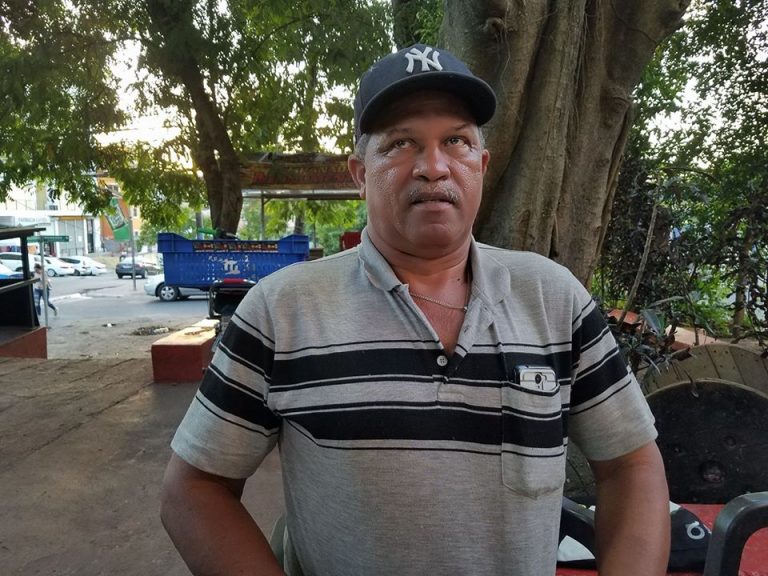 CELEBRANDO CUMPLEAÑOS, ANDRES ARAUJO Y JUANA PEGUERO DE PEÑA