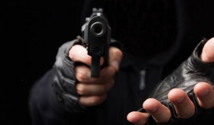 FRENTE A SU CASA, MATAN SEGUNDO TENIENTE RETIRADO