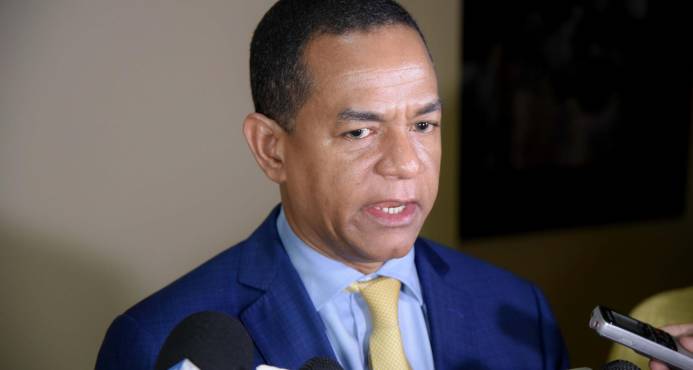 Senador César Valentín afirma hay que regular los gastos de campaña