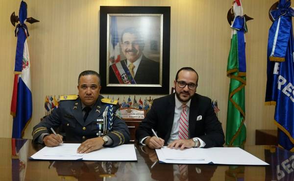 Firman acuerdos para facilitar adquisición de viviendas a agentes policiales