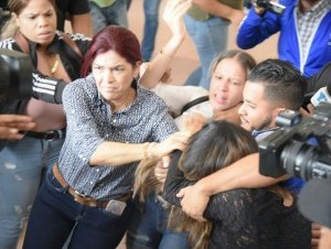 CDP-Santiago condena agresión a la periodista Deyanira López