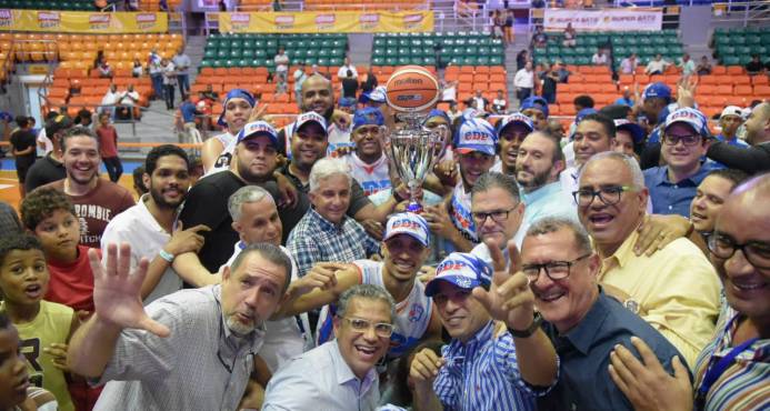 Club Domingo Paulino se corona campeón