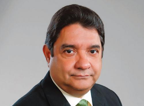 Doctor Francisco Espino da a conocer su nuevo libro “Legado”