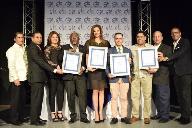 Premian ganadores concurso de ensayo …. RENE FERNÁNDEZ ALMONTE