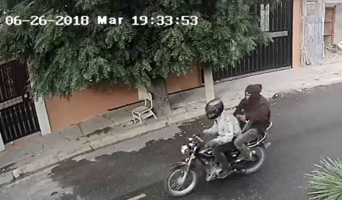 ENCAPUCHADOS ASALTAN CONSORCIO DE BANCAS Y SE LLEVAN 2 MILLONES DE PESOS