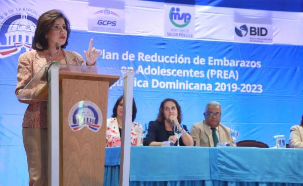Vicepresidenta afirma embarazos adolescentes amenaza desarrollo del país
