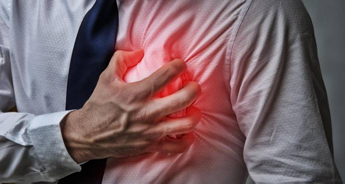 ¿Cuándo debo prestar atención al dolor de pecho?