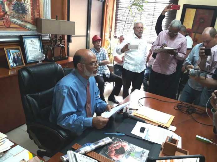 Alcaldía de Moca paraliza construcción urbanización ilegal