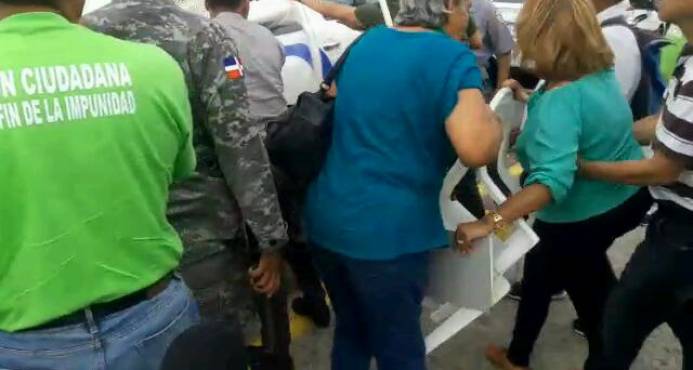 POLICIA IMPIDE NUEVAMENTE  CAMPAMENTO EN MONUMENTO