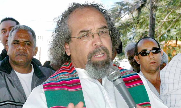 Salesianos expulsan al padre Rogelio Cruz