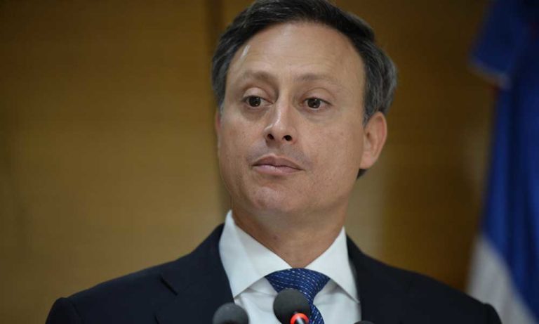 ARRESTAN AGENTES MATARON REO