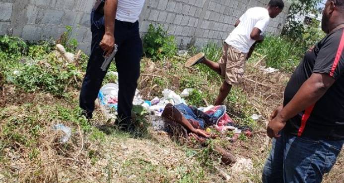 MUERE RECLUSO AL QUE POLICIAS LE DISPARON CUANDO ESTABA EN EL SUELO