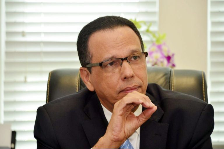 DIRECTOR DE PROMESE..CAL, NIEGA FALTA MEDICAMENTOS EN HOSPITALES DE SANTIAGO