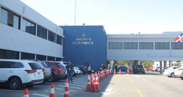 SALUD PUBLICA EXHORTA A TOMAR MUCHA AGUA EN TIEMPO DE CALOR