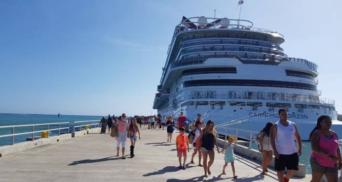 Un crucero con 6,070 visitantes llega a Maimon,Puerto Plata