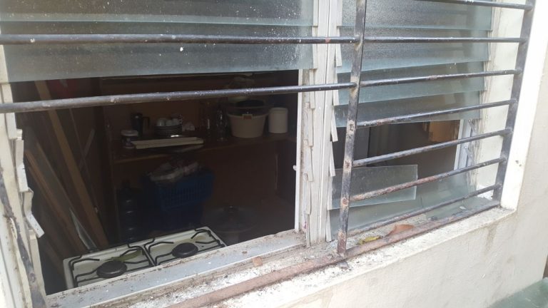 Ladrones cargan con pertenencias del CDP Santiago