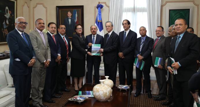 Danilo aprueba el inicio del Plan Reordenamiento del Río Yaque del Norte