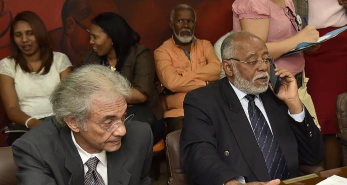 Médicos, clínicas y ARS dialogarán