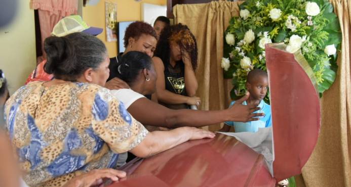 Era camionero hombre al que policía municipal mató,deja dos menores en la orfandad