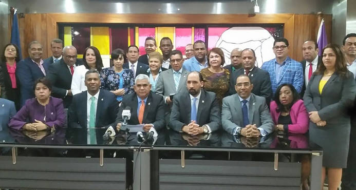 DIPUTADOS DE LA CORRIENTE DE LEONEL PRESENTAN PROPUESTA A LEY DE PARTIDOS