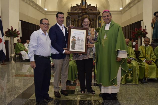 Reconocen a Color Visión en sus 50 años de fundación