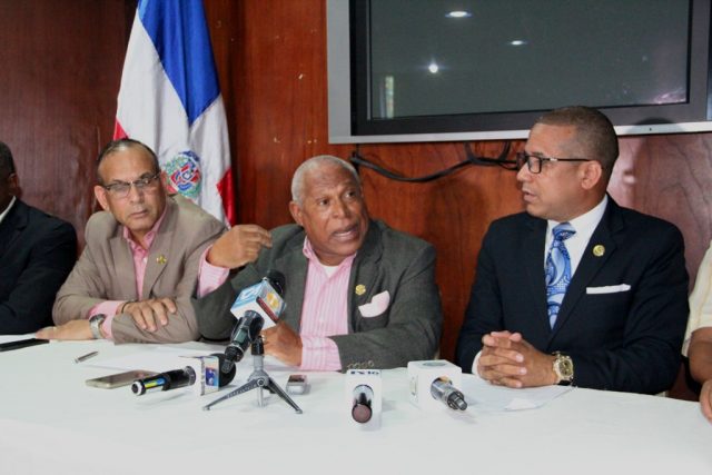 CDP da nuevo rumbo al colegio de periodistas acompañados de MINER y DNCD