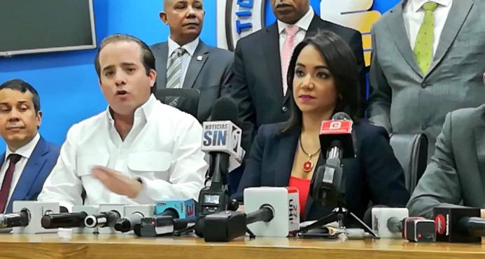 El PRM anuncia  “nuevas pruebas” de pagos a Joao y Mónica Moura