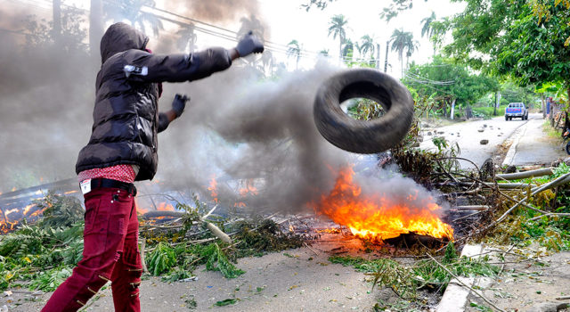 VARIOS APRESADOS EN PRIMER DIA DE HUELGA
